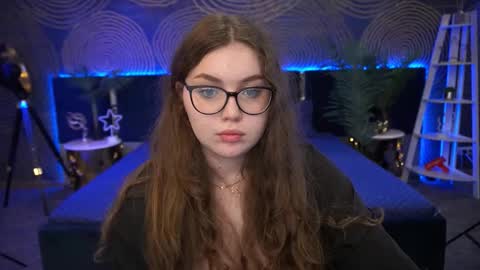 Snapshot of luxsopphia_ chatting on September 27, 5:45 am luxsopphia_ online show from September 27, 5:45 am