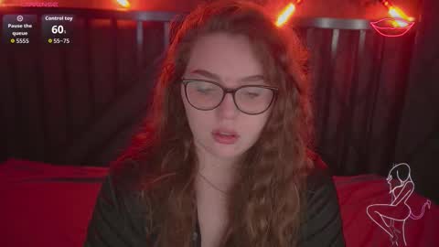 Snapshot of luxsopphia_ chatting on October 20, 5:52 am luxsopphia_ online show from October 20, 5:52 am