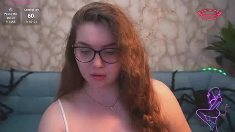 Snapshot of luxsopphia_ chatting on October 30, 8:20 pm luxsopphia_ online show from October 30, 8:20 pm