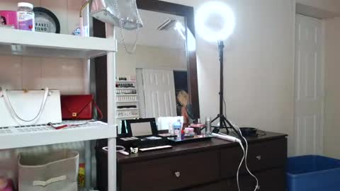 luxuriousbunny online show from August 8, 2:41 pm