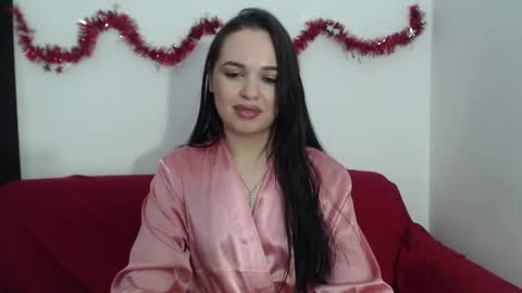 Snapshot of luxuriouss_s chatting on January 11, 9:57 am Laura online show from January 11, 9:57 am