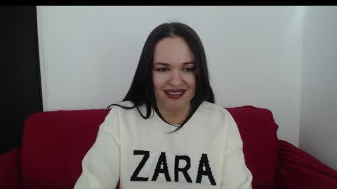 Snapshot of luxuriouss_s chatting on January 24, 6:35 am Laura online show from January 24, 6:35 am