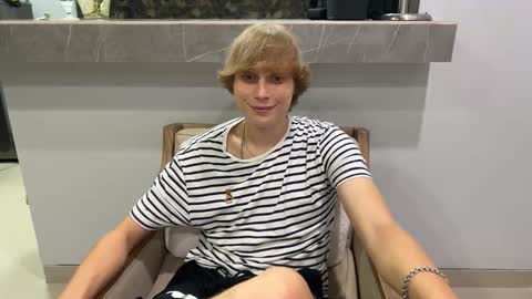 luxury_bob online show from March 7, 4:26 pm