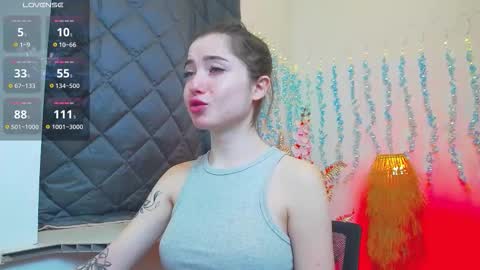 Snapshot of luxuryalma18 chatting on March 12, 8:09 am Alma online show from March 12, 8:09 am