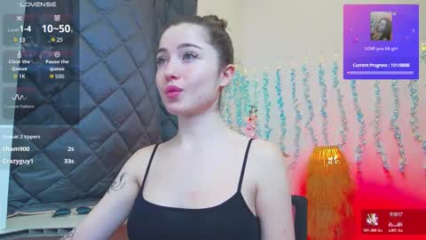 Snapshot of luxuryalma18 chatting on March 15, 6:41 am Alma online show from March 15, 6:41 am