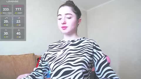 Snapshot of luxuryalma18 chatting on May 5, 6:54 am Alma online show from May 5, 6:54 am
