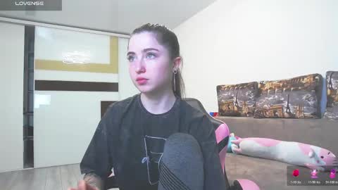 Snapshot of luxuryalma18 chatting on June 3, 6:57 pm Alma online show from June 3, 6:57 pm