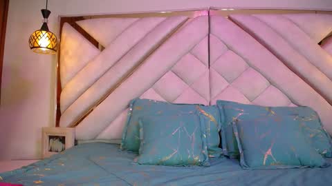 Snapshot of luxurycoupl chatting on November 17, 3:23 am Lesly And Arnold online show from November 17, 3:23 am