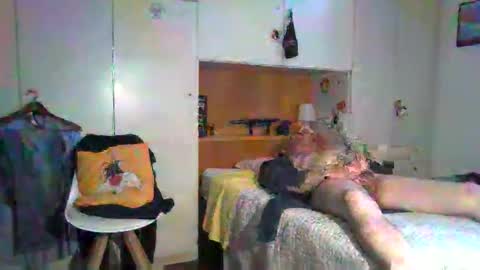 luxx72boy online show from May 2, 9:14 am