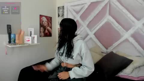 Lux online show from March 21, 1:48 pm