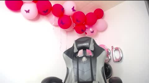 luzcastillo07 online show from September 16, 5:41 am