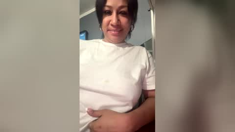 luzy3435 online show from February 15, 5:48 am