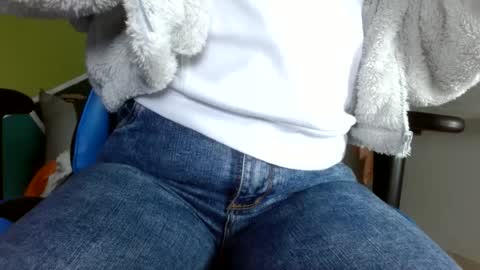 Snapshot of luzzy_cam chatting on December 17, 11:16 pm luzzy I hope your visit and that we manage to get very hot online show from December 17, 11:16 pm