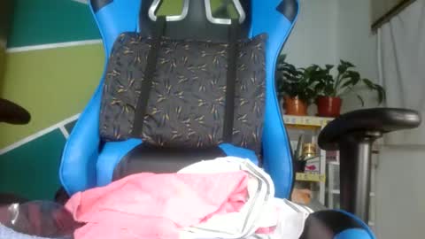 Snapshot of luzzy_cam chatting on February 23, 11:14 pm luzzy I hope your visit and that we manage to get very hot online show from February 23, 11:14 pm