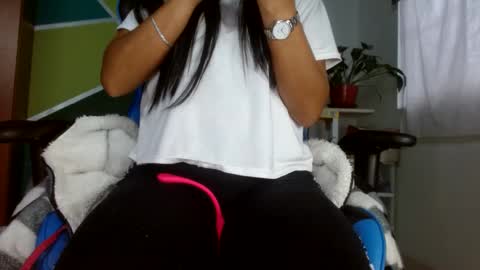 Snapshot of luzzy_cam chatting on March 4, 9:43 pm luzzy I hope your visit and that we manage to get very hot online show from March 4, 9:43 pm