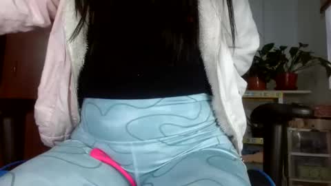 Snapshot of luzzy_cam chatting on March 5, 10:10 pm luzzy I hope your visit and that we manage to get very hot online show from March 5, 10:10 pm