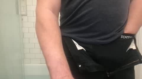 lvguynextdoor440656 online show from October 18, 2:58 am