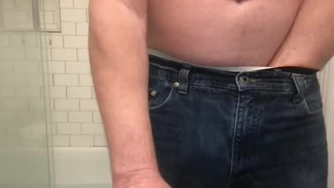 lvguynextdoor440656 online show from November 4, 11:37 pm