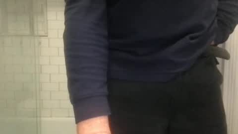 lvguynextdoor440656 online show from December 18, 1:00 am