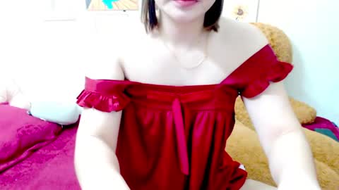 Snapshot of ly_ly2005 chatting on June 1, 6:15 am im mai online show from June 1, 6:15 am