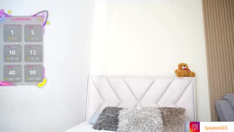 lya_aron_couple online show from December 18, 7:09 pm