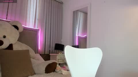 Snapshot of lya_brown chatting on November 28, 12:19 pm lya_brown online show from November 28, 12:19 pm