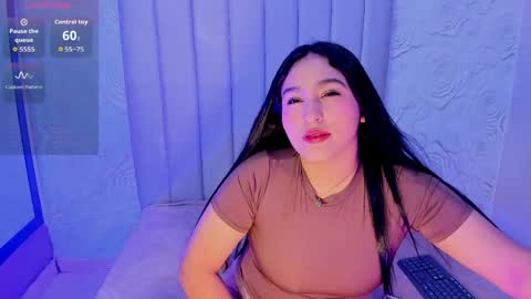 LYA DUBOIS  online show from June 8, 7:47 pm