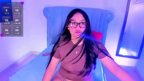 LYA DUBOIS  online show from June 23, 8:18 pm