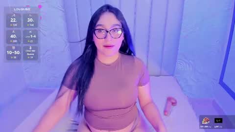 LYA DUBOIS  online show from July 1, 8:08 pm