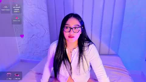 LYA DUBOIS  online show from July 14, 8:14 pm