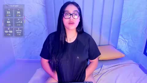 LYA DUBOIS  online show from July 21, 9:33 am
