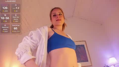 Snapshot of lyana_xz chatting on June 9, 11:44 am LYA online show from June 9, 11:44 am
