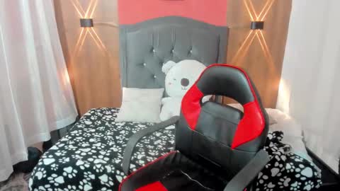 Snapshot of lyanamerry03 chatting on February 19, 4:01 am lyanamerry03 online show from February 19, 4:01 am