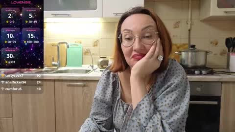 Snapshot of lyboff72 chatting on December 28, 11:37 pm lybava online show from December 28, 11:37 pm