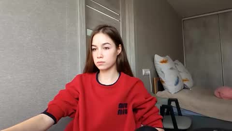 Mia online show from January 6, 5:33 am