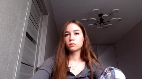 Mia online show from February 4, 4:18 am