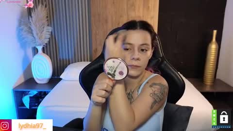 Snapshot of lydhia97 chatting on January 7, 2:10 am Jhuliet online show from January 7, 2:10 am