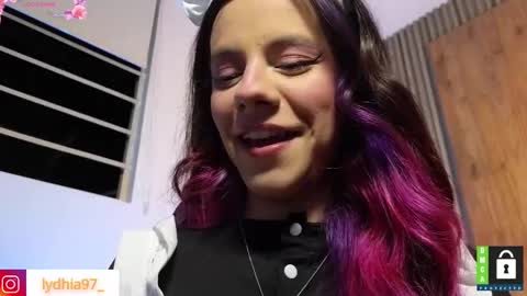 Snapshot of lydhia97 chatting on January 11, 8:33 am Jhuliet online show from January 11, 8:33 am
