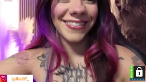 Snapshot of lydhia97 chatting on February 1, 9:11 am Jhuliet online show from February 1, 9:11 am