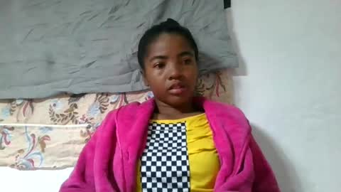 Snapshot of lydie856696 chatting on July 23, 2:31 am lydie856696 online show from July 23, 2:31 am