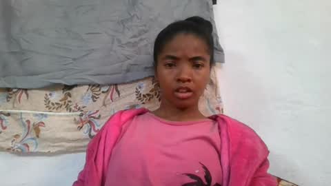 Snapshot of lydie856696 chatting on July 26, 7:15 am lydie856696 online show from July 26, 7:15 am