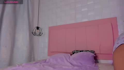 Lyhana Lee online show from December 31, 3:42 pm