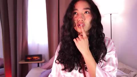 Lyhana Lee online show from December 21, 2:57 pm