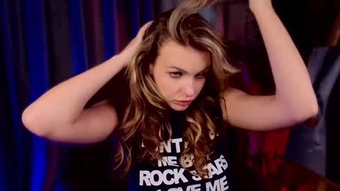 simply Eliza  online show from October 4, 8:34 am