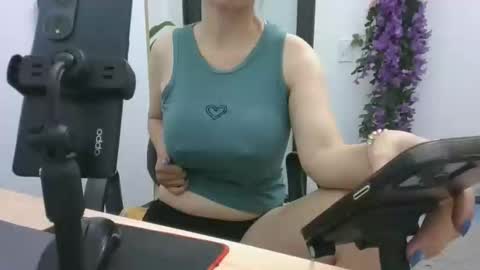 lyli_99 online show from September 11, 10:59 am