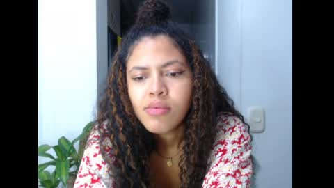 lylii_evans online show from December 3, 1:08 am