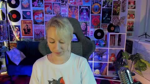 Snapshot of lylithskye chatting on January 16, 10:32 am Lylith Skye NO NUDE model online show from January 16, 10:32 am