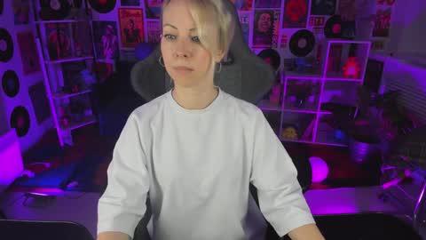 Snapshot of lylithskye chatting on January 29, 10:37 am Lylith Skye NO NUDE model online show from January 29, 10:37 am