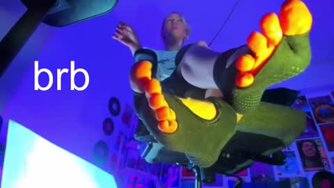 Snapshot of lylithskye chatting on October 16, 10:49 am Lylith Skye NO NUDE model online show from October 16, 10:49 am