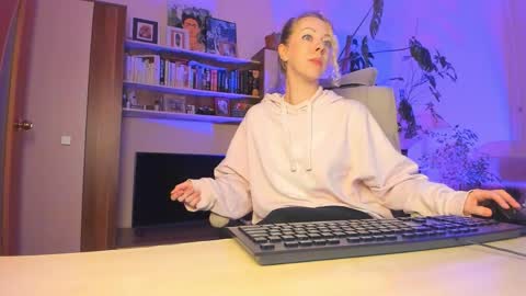 Lylith Skye NO NUDE model online show from April 19, 6:10 pm